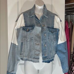 Cropped Two-Tone Light Denim Jacket with White Panels